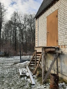 Продам будинок дачу в передмісті.