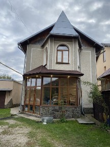 Продам просторий будинок у приватному секторі м. Надвірна