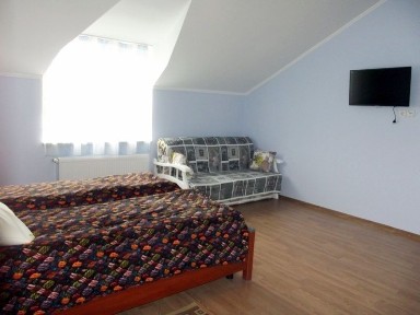 Окремий тепленький трьохкімнатний котедж у центрі міста