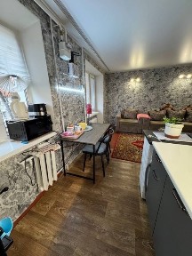 Здається в оренду 3-х кімнатна затишна квартира центр 2-й поверх