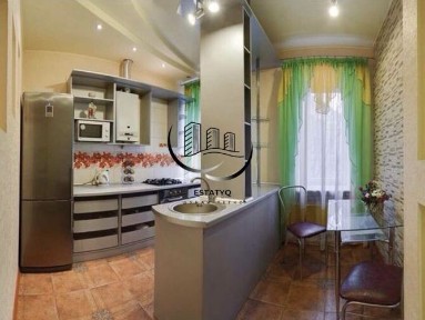 Здається 2 кімнатна квартира, Центр