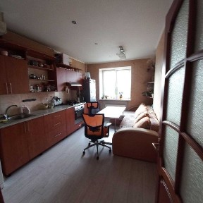 1-комнатная с ремонтом в доме газом на ул. Дюковской от СК Стикон