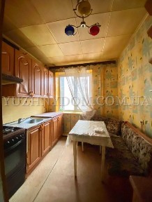 Продам 3-и кімнатну квартиру в цегляному будинку під ремонт