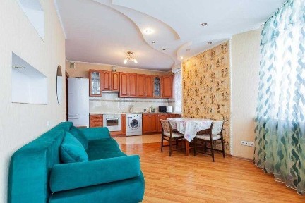 2к ЛЮКС біля метро Дарниця, новий будинок, 6 спальних місць, подобово