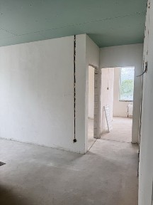 Зданий будинок, 3 пов. Зроблено оралення та світло