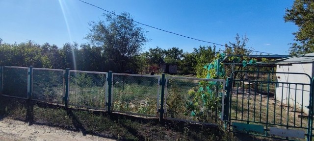 Дача возле города.