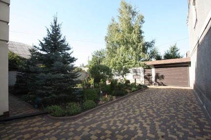 Продам дом в центе города по Немировича-Данченко.