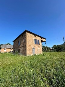 Продам двоповерховий будинок в с. Нове Місто (Добромиль) Львівська обл