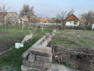 Участок з фундаментом