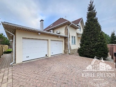 Аренда просторного дома с гаражом в коттеджном городке 