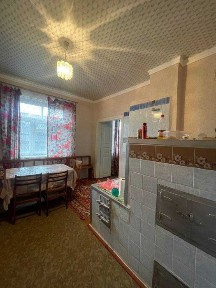 Продаж будинку в житловому стані з ділянкою 25 сот