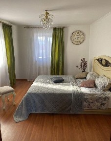 Довгострокова оренда 3-поверхового будинку з чаном в с. Зазим'я. TV