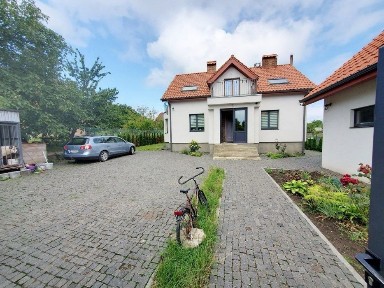 Оренда КЛАСНОГО КОМПАКТНОГО БУДИНКУ, двір, гараж, твердоп. котел, КАМІН