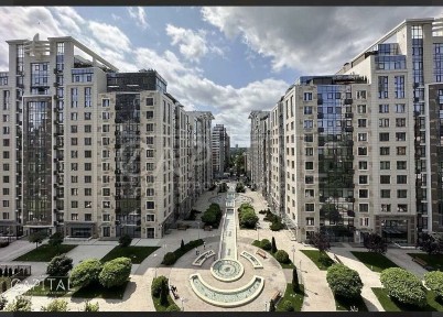 Київ, Печерський, вулиця Іоанна Павла II 6/1