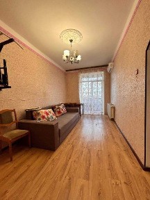 Однокімнатна біля метро Лук'янівська - готова для життя або оренди.