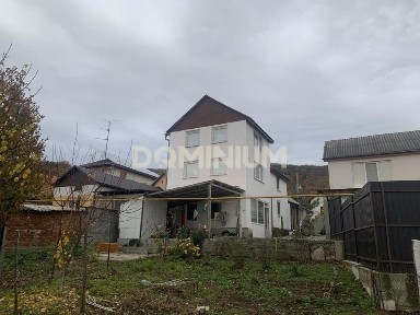 Будинок з усіма зручностями у мальовничому місці біля Чорної Гори