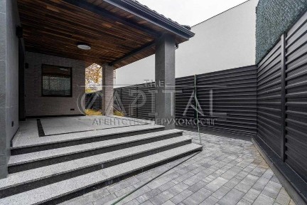 Продаж / Будинок / 320 м2 / Голосіївський район / пр-т Науки