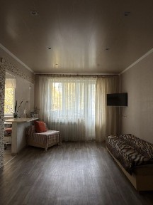 Продаи 1-но кімнатну квартиру в м. Лозова