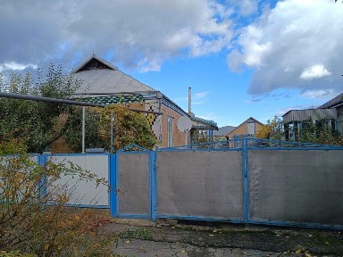 Будинок 1975р. с. Бузівка 50км від Умані в напрямку Києва, всі зручності