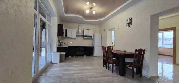 Без% Вишеньки будинок 183м з власним виходом у ліс