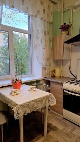 Метро Берестейська. Відрадний. Метробудівська. Можна з тваринами.