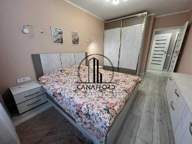 ЖК Варшавський, вул. О. Олеся 4а, 2-х кім., ТЦ Ретровіль, Виноградар