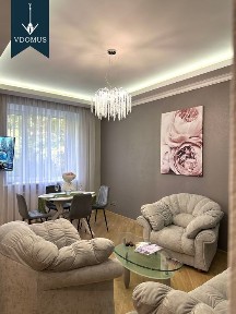 Центр та затишок 2 в 1! Високі стелі та сучасний ремонт метро Хрещатик