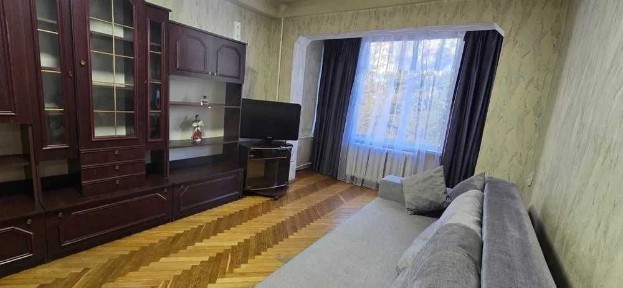 Здам 1 кімнатну квартиру. Метро Чернігівська.