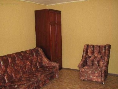 Сдаю, БЕЗ КОМИССИИ 1-но комн в Обухове. р-н Школа.