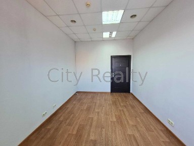 Киев, Новозабарская ул., 2/6