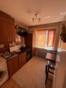 Продается 3 квартира. С очень большой лоджией. В шикарном районе.