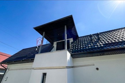 Продам дом на Робочей шикарное расположение