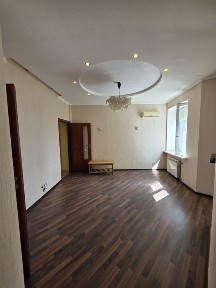 Продам 3-х комнатную на ул. Алчевских (центр)