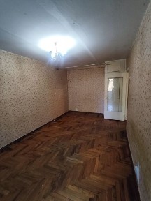 Продам 1 кім. квартиру по вул. М. Корищенко