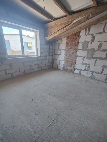 Продаж танхаусу в Петриках