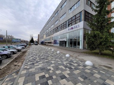 Оренда офіса в торгово-адміністративній будівлі