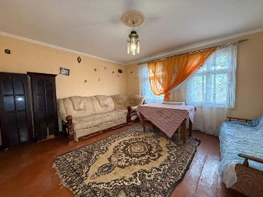 Продаж будинку з ділянкою