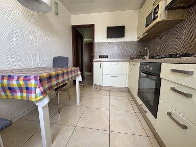 Продам 2к квартиру з ремонтом, низ пр. Поля (держпрограми)