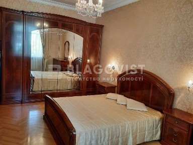 Оренда центр 2-х кім квартири 45кв. м. метро Університет/Золоті Ворота