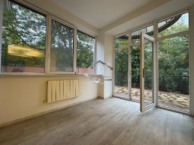 Французский бульвар Фасад Офис Интернет Магазин Шоурум