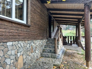 Окремий будинок. Басейн Оренда Славське Відпочинок Карпатах Житло 2000