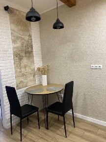 Оренда 2 к-ної квартири з власним подвір'ям