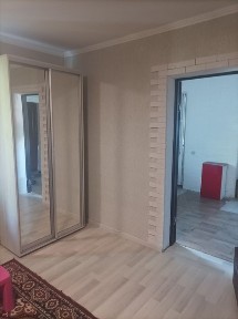 ВІЛЬНА всі з автономним опалення по годинно по добовомселемо до коменд