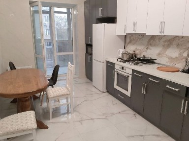 1кімнатна в новобудові з новим ремонтом та авт. опаленням на Льотній