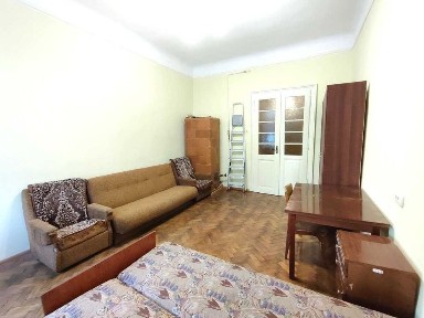 Продається 1-кімн квартира в історичному Центрі міста - на вул Ольжича