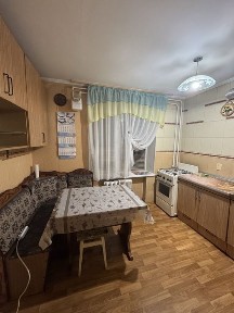 Продається 2 кімнатна квартира на Крошні.