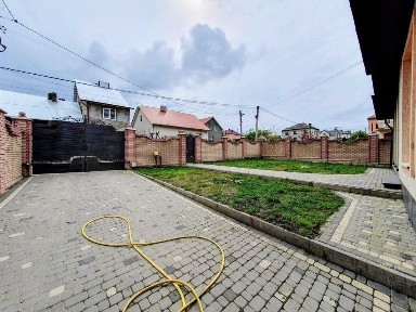 Здається 5-ти кімнатний БУДИНОК на ДОСЛІДНІЙ СТАНЦІЇ. Гараж на 2 авто.