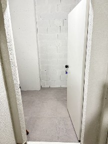 Київ, Подільський, вулиця Олександра Олеся 17