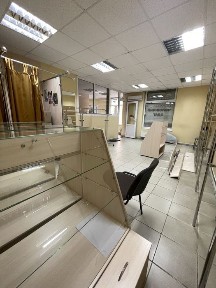 Оренда комерційного приміщення (масив Леваневський)