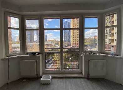 Київ, Печерський, вулиця Євгена Коновальця 32-Б